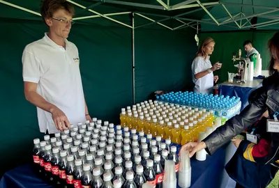 Cola, Fanta, Sprite, Woda Mineralna (500 ml) - NAPOJE - Organizacja imprez plenerowych, masowych
