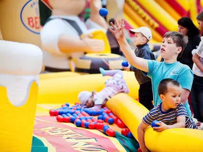 Helga - Park Atrakcji Oktoberfest - Organizacja Imprez, Pikników, Festynów