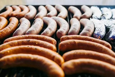 Kiełbasa grillowana - DANIA GRILLOWANE - Organizacja imprez plenerowych, masowych