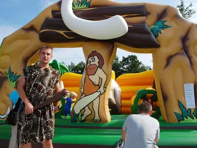 Plac zabaw Jaskiniowcy - Park Atrakcji Jaskiniowcy - Organizacja Imprez, Pikników, Festynów