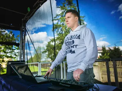 Podkład muzyczny Dj’a - Profesjonalna organizacja imprez - zdjęcie 1