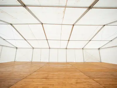 Podłoga sosnowa - Profesjonalna organizacja imprez - zdjęcie 3