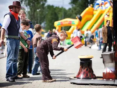 Siłomierz młot - Park Atrakcji Country Alaja - Organizacja Imprez, Pikników, Festynów