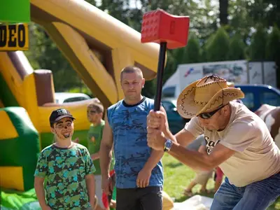Siłomierz młot - Park Atrakcji Country Zagroda - Organizacja Imprez, Pikników, Festynów