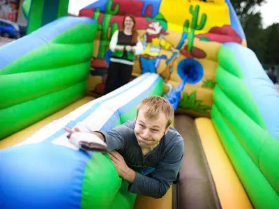 Sprężynująca Lina Alaja - Park Atrakcji Country Alaja - Organizacja Imprez, Pikników, Festynów