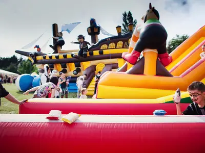 Sprężynująca Lina Pirat - Park Atrakcji Piracki - Organizacja Imprez, Pikników, Festynów