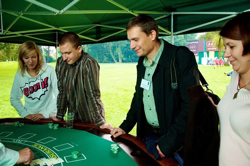 Stół do zabawy w pokera z obsługą krupiera - Organizacja Imprez, Pikników, Festynów