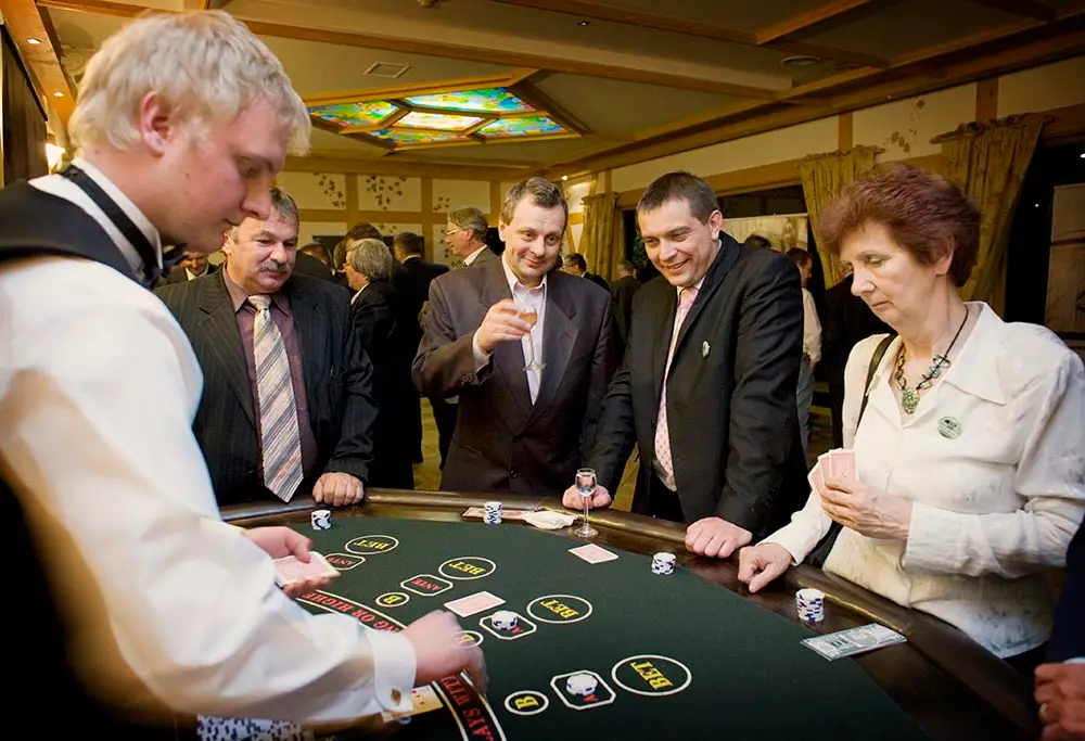 Stół do zabawy w pokera z obsługą krupiera - Organizacja Imprez, Pikników, Festynów