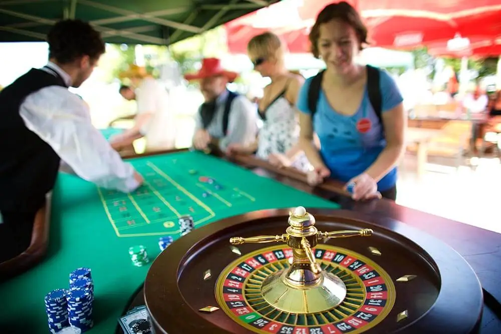 Stół do zabawy w ruletkę z krupierem - Organizacja Imprez, Pikników, Festynów