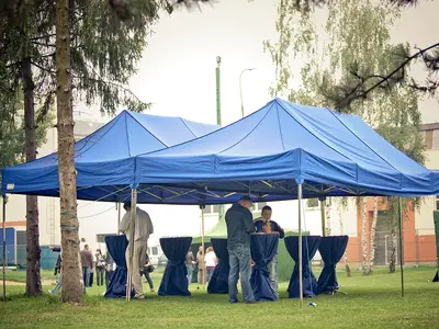 Stoliki okrągłe z nakryciem - Profesjonalna organizacja imprez - zdjęcie 2