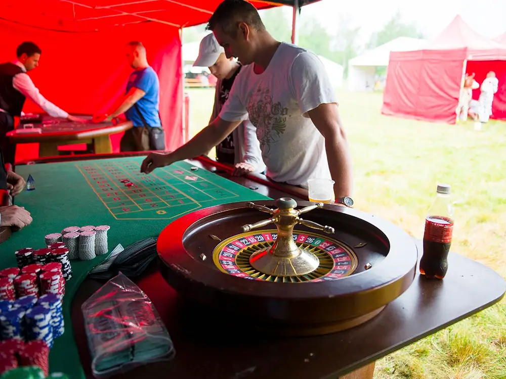 Stół do zabawy w ruletkę z krupierem - zdjęcie 3 - Organizacja Imprez, Pikników, Festynów